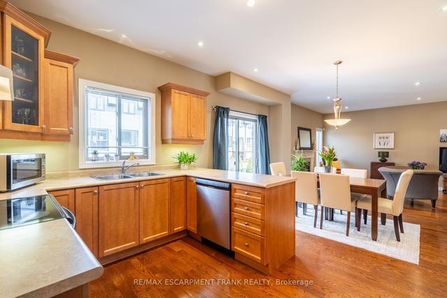 6 - 195 Wilson St W, House detached with 2 bedrooms, 3 bathrooms and 4 parking in Ancaster ON | Image 13