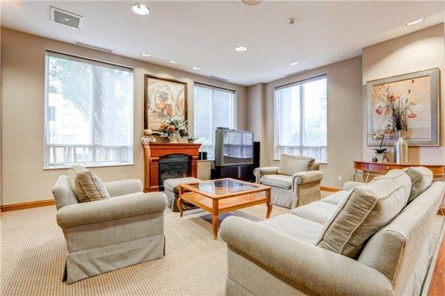 PH210 - 260 Doris Ave, Condo with 3 bedrooms, 2 bathrooms and 1 parking in North York ON | Image 18