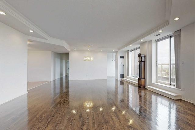 PH-1 - 800 Sheppard Ave W, Condo with 2 bedrooms, 3 bathrooms and 2 parking in North York ON | Image 11