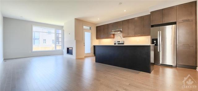 1029 Eider St, Townhouse with 3 bedrooms, 3 bathrooms and 2 parking in Ottawa ON | Image 12