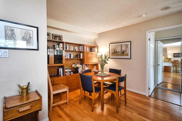 909 - 23 Lorraine Dr, Condo with 2 bedrooms, 2 bathrooms and 1 parking in North York ON | Image 2