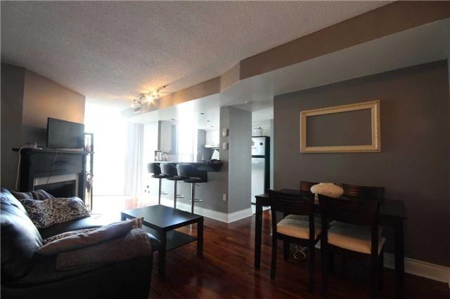PH13 - 725 King St W, Condo with 2 bedrooms, 1 bathrooms and 1 parking in Toronto ON | Image 2