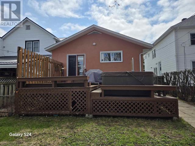 323 Patricia Blvd, House detached with 2 bedrooms, 2 bathrooms and null parking in Timmins ON | Image 4