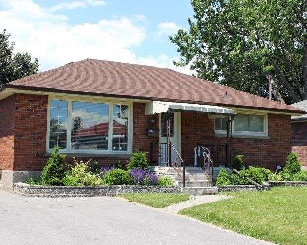 MAIN - 288 Baldwin St, House detached with 3 bedrooms, 1 bathrooms and 4 parking in Oshawa ON | Image 1