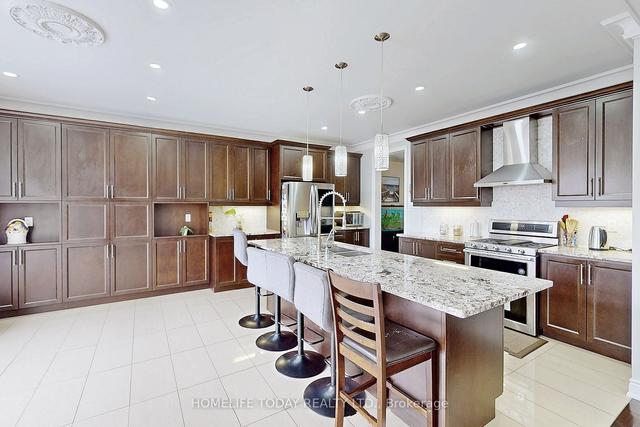 MAIN - 35 Godliman Rd, House detached with 4 bedrooms, 4 bathrooms and 4 parking in Brampton ON | Image 5