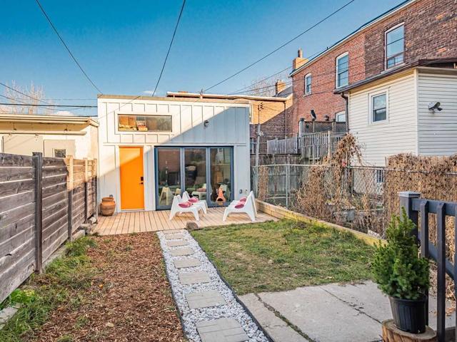 885 Shaw St, House detached with 3 bedrooms, 4 bathrooms and 1.5 parking in Toronto ON | Image 25