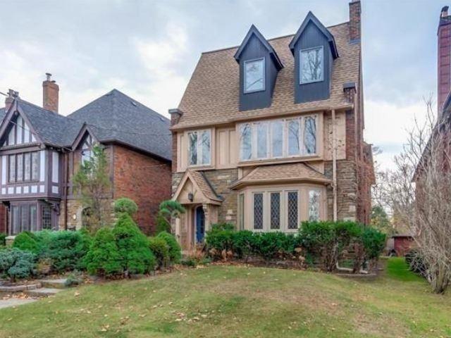 MAIN - 31M Whitehall Rd, House detached with 3 bedrooms, 1 bathrooms and 1 parking in Toronto ON | Image 1