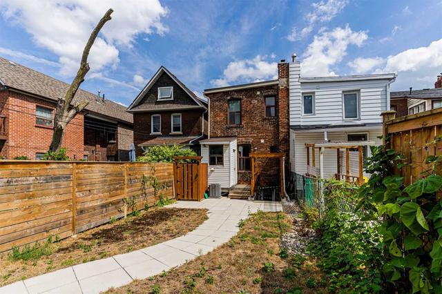 MAIN - 32 Barrington Ave, House semidetached with 1 bedrooms, 1 bathrooms and 0 parking in Toronto ON | Image 15