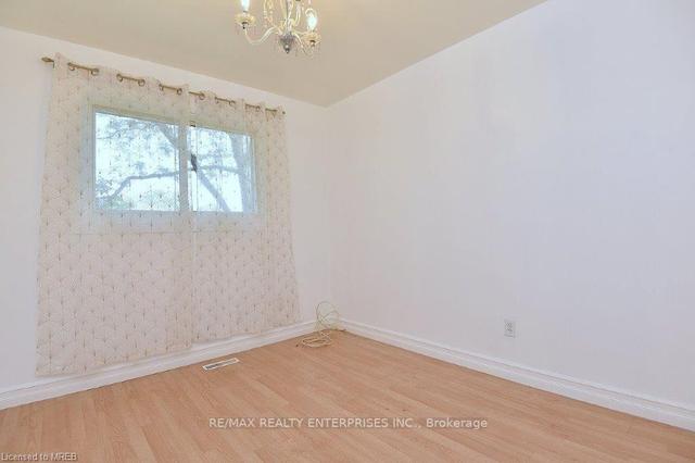 115 - 2315 Bromsgrove Rd, House attached with 3 bedrooms, 1 bathrooms and 2 parking in Mississauga ON | Image 7