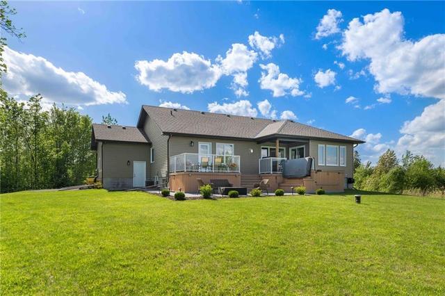 49 Heron Dr, House detached with 5 bedrooms, 3 bathrooms and 8 parking in Laurentian Valley ON | Image 24