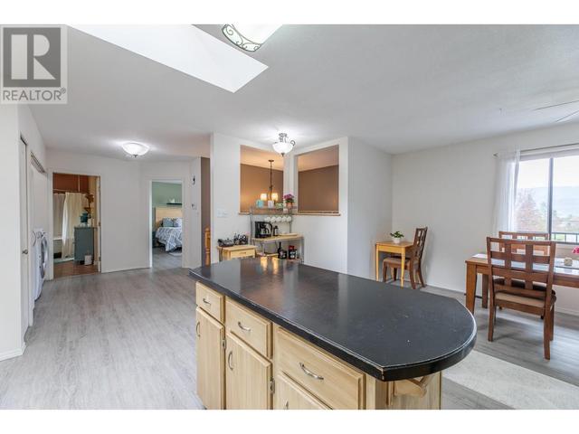 13606 Cartwright Ave, House detached with 3 bedrooms, 2 bathrooms and null parking in Summerland BC | Image 7