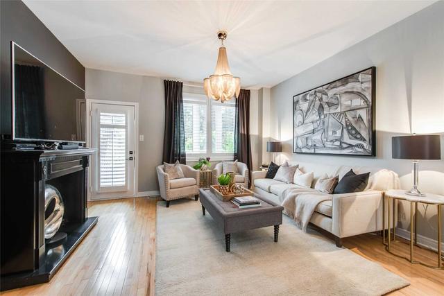 MAIN - 307B Coxwell Ave, House attached with 3 bedrooms, 1 bathrooms and 1 parking in Toronto ON | Image 12