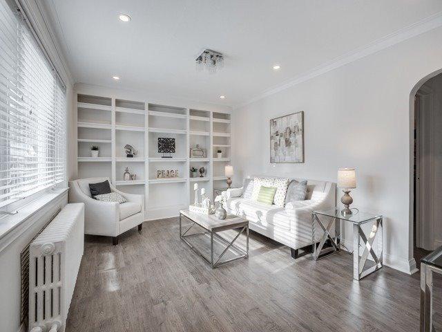 MAIN - 34 Glencrest Blvd, House detached with 2 bedrooms, 1 bathrooms and 3 parking in East York ON | Image 5