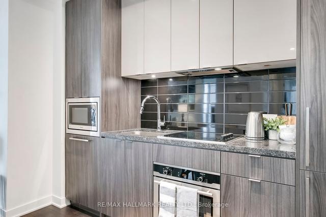 2705 - 125 Blue Jays Way, Condo with 2 bedrooms, 2 bathrooms and 1 parking in Toronto ON | Image 9