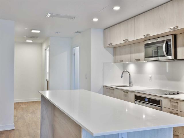 PH12 - 50 Mccaul St, Condo with 3 bedrooms, 2 bathrooms and 2 parking in Toronto ON | Image 4