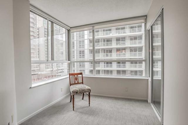 909 - 717 Bay St, Condo with 1 bedrooms, 1 bathrooms and 0 parking in Toronto ON | Image 5