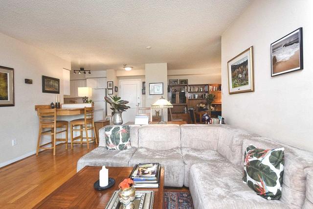 909 - 23 Lorraine Dr, Condo with 2 bedrooms, 2 bathrooms and 1 parking in North York ON | Image 25