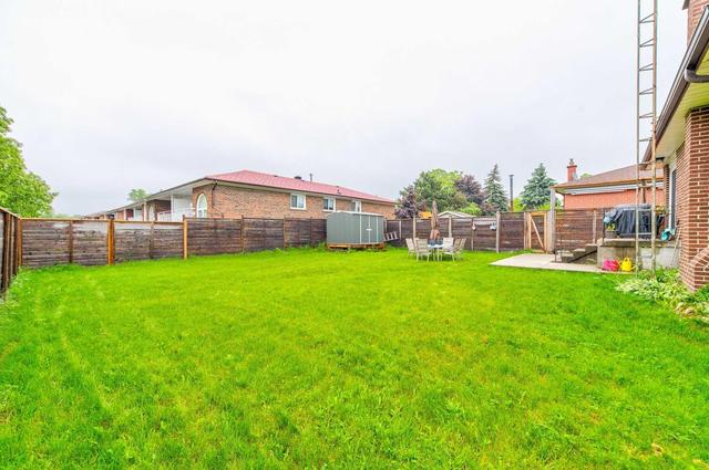 MAIN - 193 Fairglen Ave, House detached with 3 bedrooms, 1 bathrooms and 1 parking in Scarborough ON | Image 17