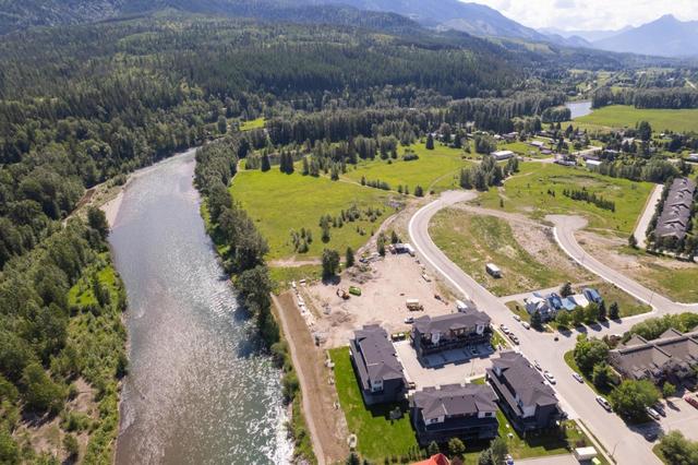 103 - 800 Riverside Way, House attached with 3 bedrooms, 3 bathrooms and 1 parking in Fernie BC | Image 32