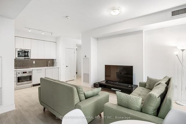 303 - 2916 Highway 7, Condo with 2 bedrooms, 2 bathrooms and 1 parking in Vaughan ON | Image 2