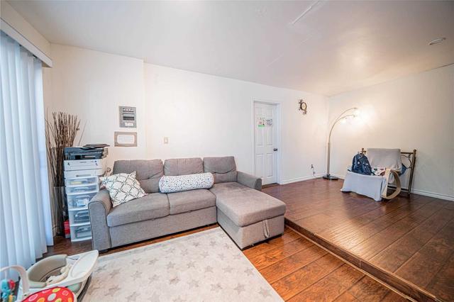 MAIN - 13163 Bathurst St, House detached with 2 bedrooms, 1 bathrooms and 1 parking in Richmond Hill ON | Image 2