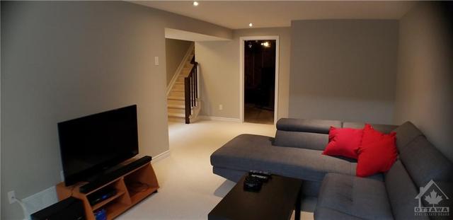 313 Wood Acres Grove, Townhouse with 3 bedrooms, 3 bathrooms and 3 parking in Ottawa ON | Image 29