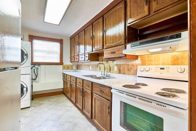 MAIN - 123 Wilson Rd N, House detached with 2 bedrooms, 1 bathrooms and 2 parking in Oshawa ON | Image 4