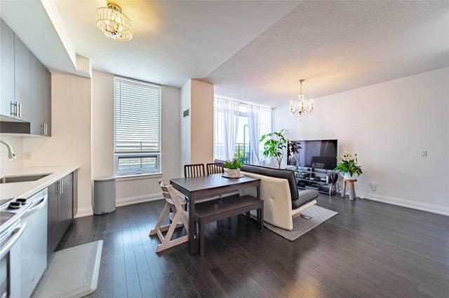 PH15 - 370 Highway 7, Condo with 3 bedrooms, 3 bathrooms and 1 parking in Richmond Hill ON | Image 2