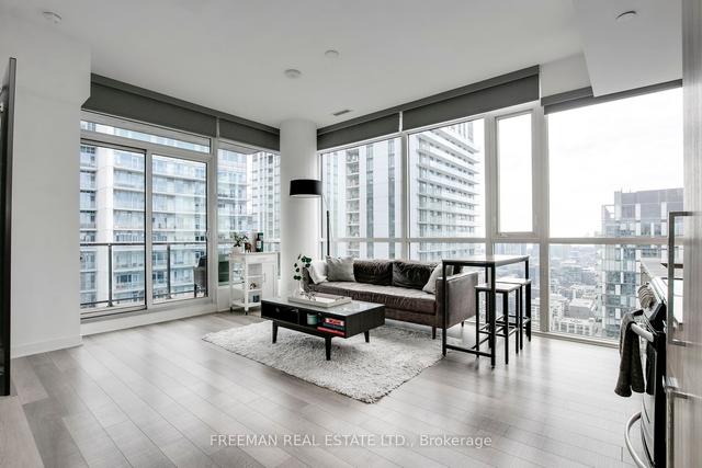 4011 - 290 Adelaide St W, Condo with 1 bedrooms, 1 bathrooms and 1 parking in Toronto ON | Image 1