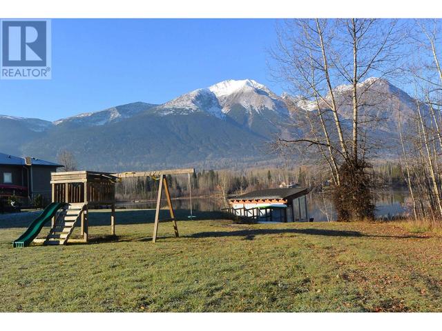 26 Starliter Way, House detached with 2 bedrooms, 3 bathrooms and null parking in Smithers BC | Image 30