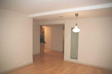 PH1306 - 263 Wellington St W, Condo with 1 bedrooms, 1 bathrooms and 1 parking in Toronto ON | Image 2