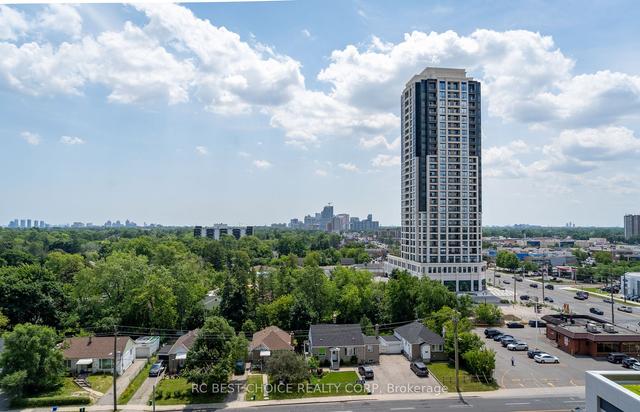 909 - 7165 Yonge St, Condo with 2 bedrooms, 2 bathrooms and 1 parking in Thornhill ON | Image 3