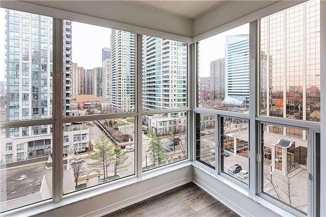 909 - 28 Hollywood Ave, Condo with 2 bedrooms, 2 bathrooms and 1 parking in North York ON | Image 3