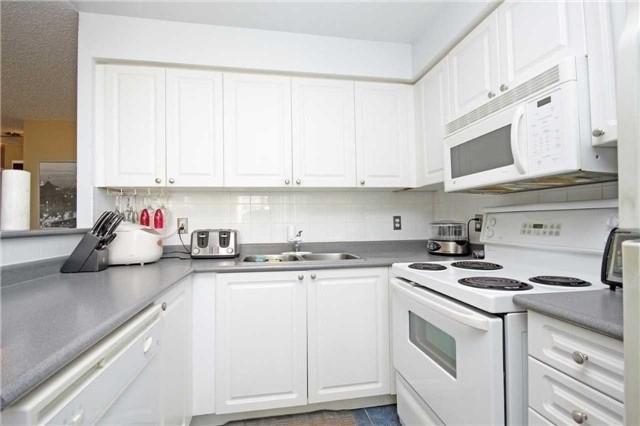 PH-13 - 17 Michael Power Pl, Condo with 2 bedrooms, 2 bathrooms and 1 parking in Etobicoke ON | Image 7