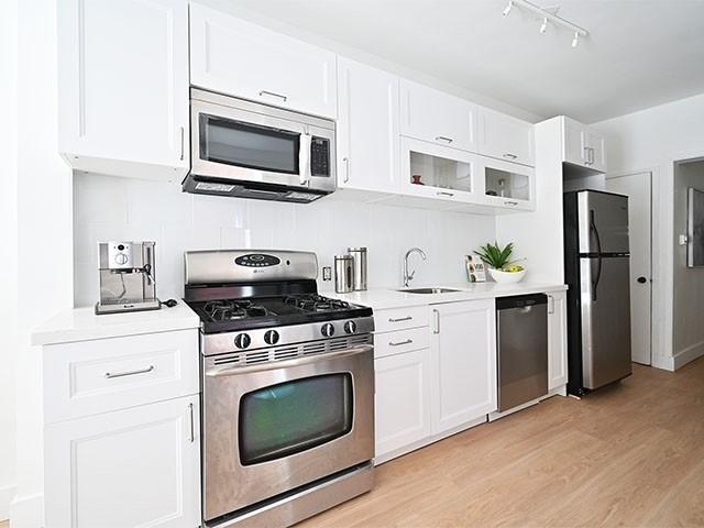 MAIN - 174 Delaware Ave, House detached with 2 bedrooms, 1 bathrooms and 1 parking in Toronto ON | Image 18