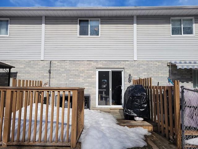 2112 Tollgate Rd W, Townhouse with 2 bedrooms, 1 bathrooms and 2 parking in Cornwall ON | Image 2