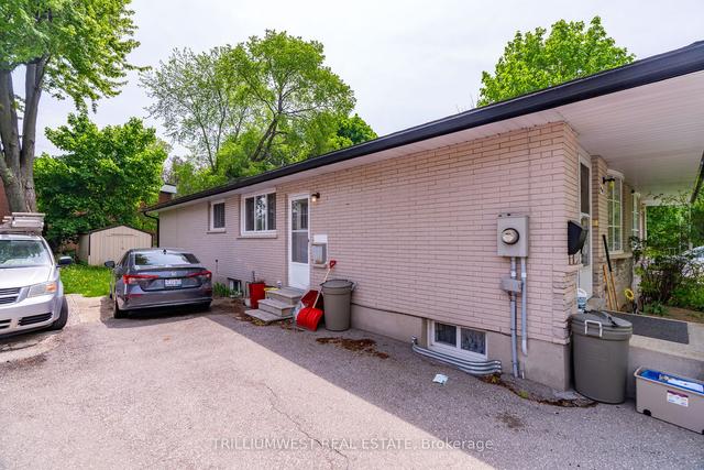 197 A Cedarvale Cres, House detached with 6 bedrooms, 3 bathrooms and 3 parking in Waterloo ON | Image 20