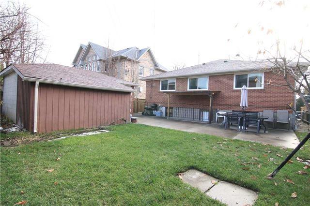 MAIN - 32 Muir Ave, House detached with 3 bedrooms, 1 bathrooms and 2 parking in North York ON | Image 10