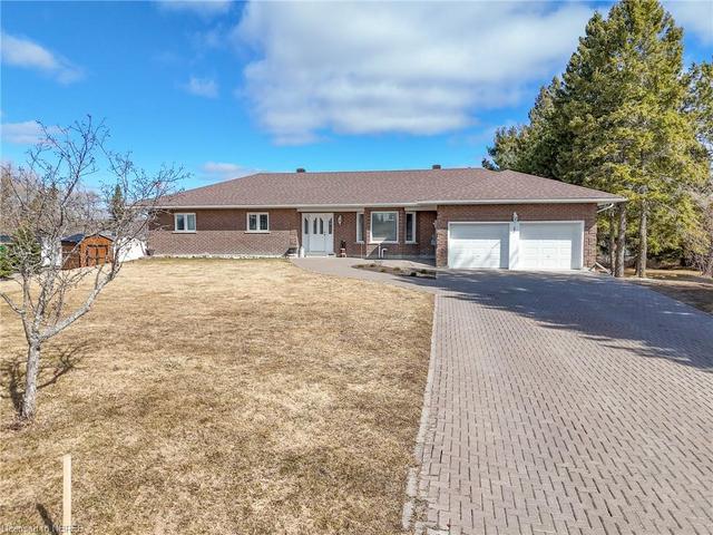 883 Olivier Rd, House detached with 5 bedrooms, 3 bathrooms and 8 parking in Verner ON | Image 1