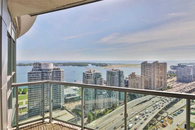 PH-15 - 19 Grand Trunk Cres, Condo with 1 bedrooms, 1 bathrooms and 1 parking in Toronto ON | Image 2