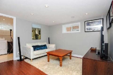 908 10 Th St, House detached with 3 bedrooms, 2 bathrooms and 3 parking in Mississauga ON | Image 5