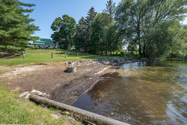 562 Waupoos Island Ln, House detached with 4 bedrooms, 1 bathrooms and 0 parking in Prince Edward County ON | Image 2