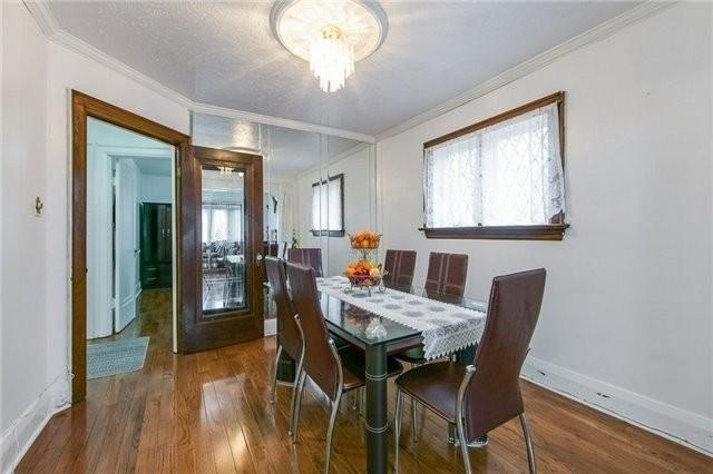 MAIN - 16 Glenside Ave, House detached with 2 bedrooms, 1 bathrooms and 1 parking in Toronto ON | Image 10