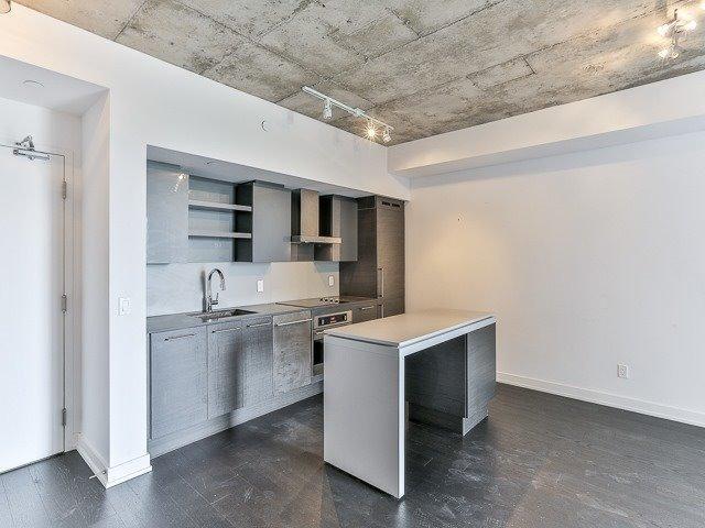 909 - 1030 King St W, Condo with 1 bedrooms, 1 bathrooms and null parking in Toronto ON | Image 3
