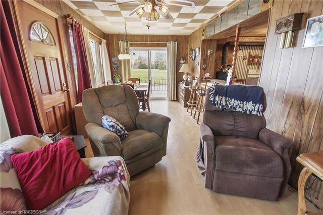 34 Lake Range Rd, House detached with 4 bedrooms, 2 bathrooms and 8 parking in Saugeen Shores ON | Image 2