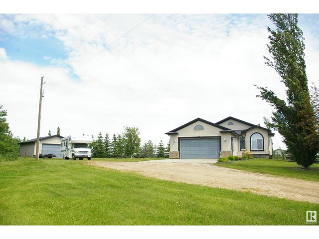 26116 Township Road 552, House detached with 4 bedrooms, 3 bathrooms and null parking in Sturgeon County AB | Image 2