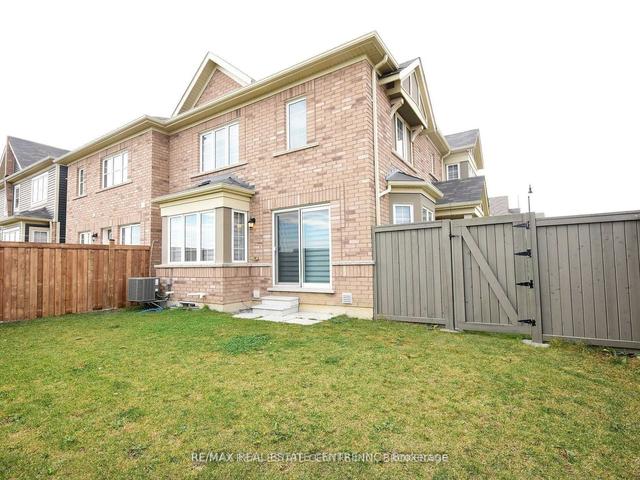 UPPER - 2 Donlamont Cir, House attached with 3 bedrooms, 3 bathrooms and 3 parking in Brampton ON | Image 22