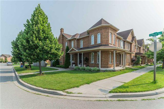 803 Caboto Trail, House attached with 3 bedrooms, 4 bathrooms and 2 parking in Unionville ON | Image 3