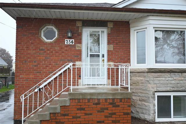 256 E 34 Th St, House detached with 3 bedrooms, 1 bathrooms and 3 parking in Hamilton ON | Image 1