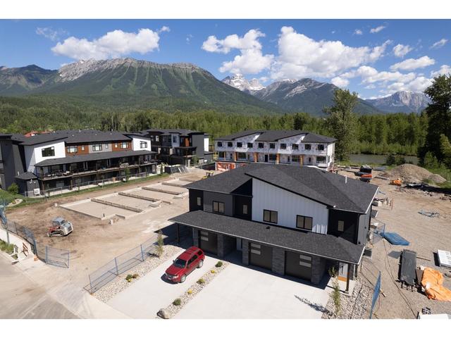 103 - 800 Riverside Way, House attached with 3 bedrooms, 3 bathrooms and 1 parking in Fernie BC | Image 25